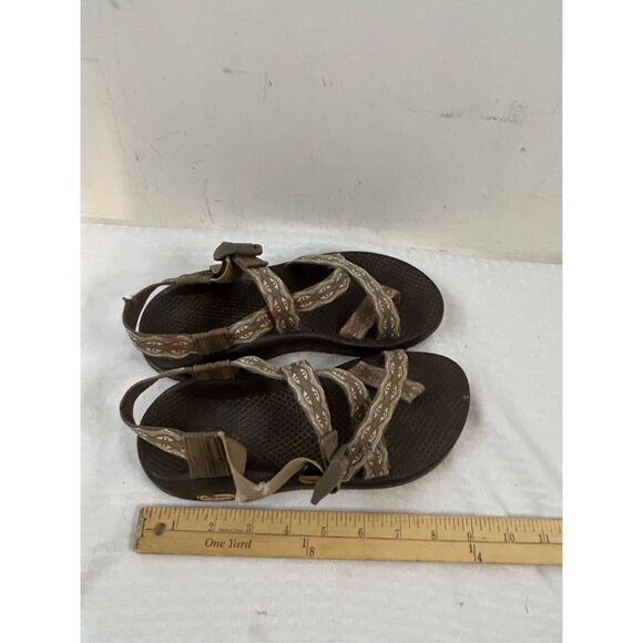 Chaco sandals size 7 beige strap (tear) - Picture 8 of 9